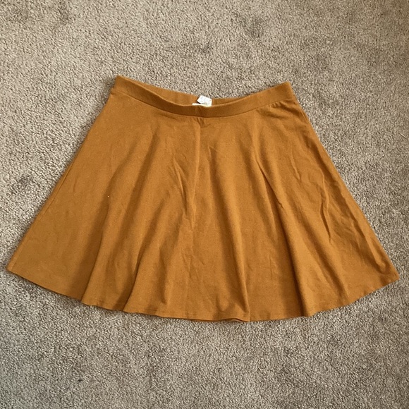 Forever 21 mustard/golden yellow/orange plain circle/skater skirt, Medium - Picture 12 of 12